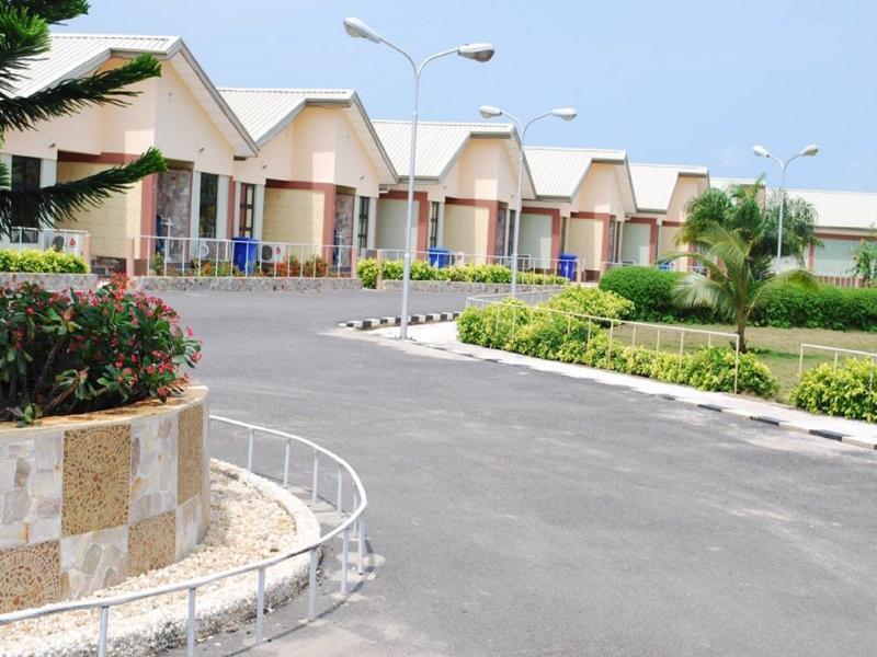 Whispering Palms Resort Magbon Buitenkant foto