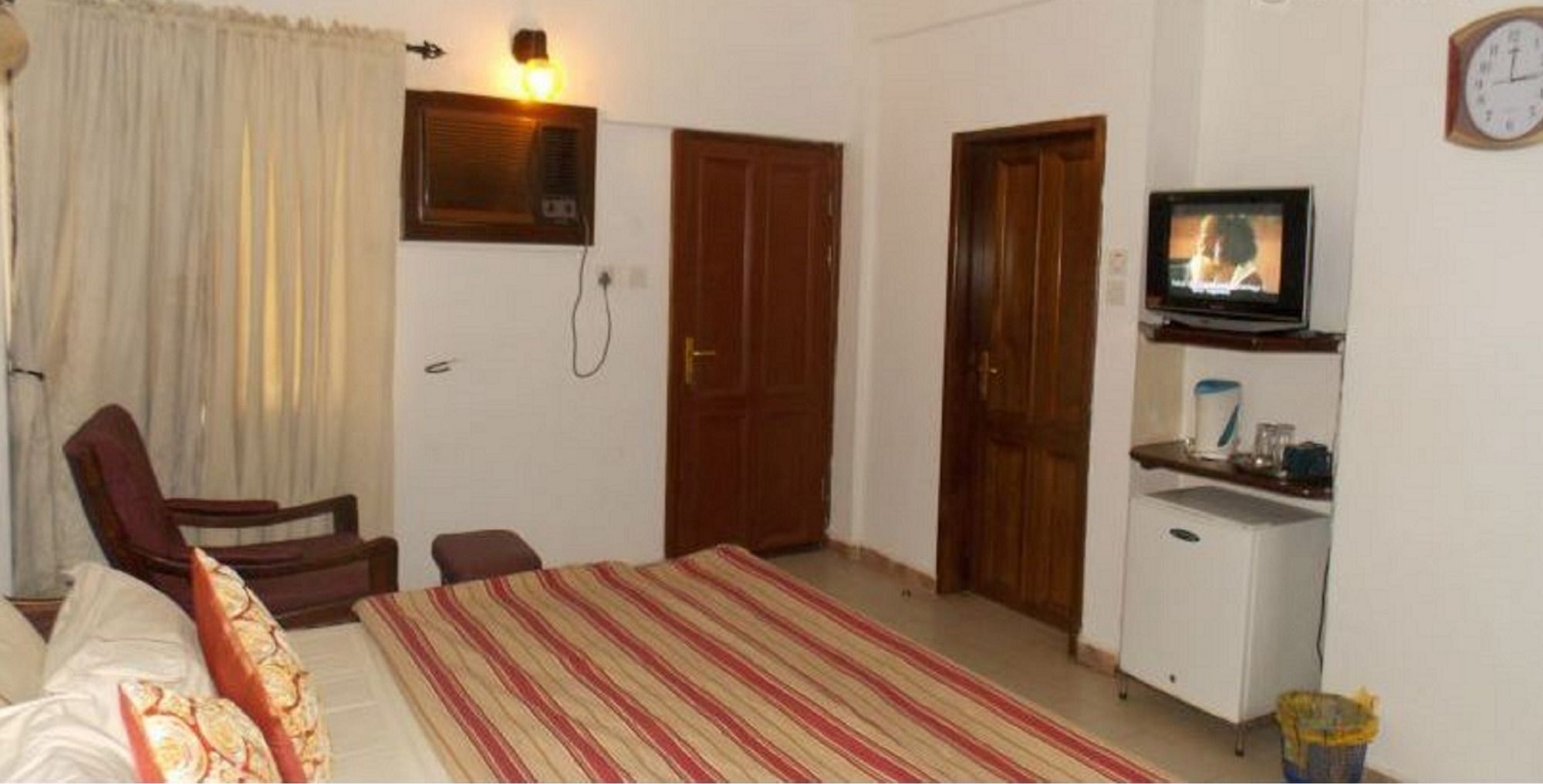 Whispering Palms Resort Magbon Buitenkant foto